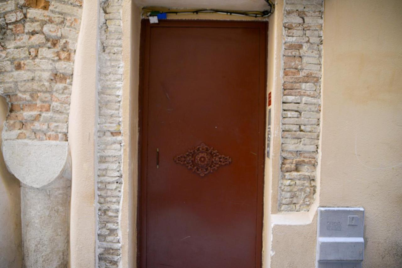 Sunny Apartment In Heart Of Nice Old Town Eksteriør billede